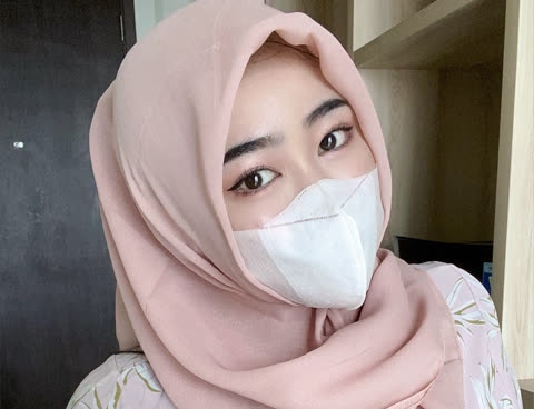 Dalia wearing a hijab